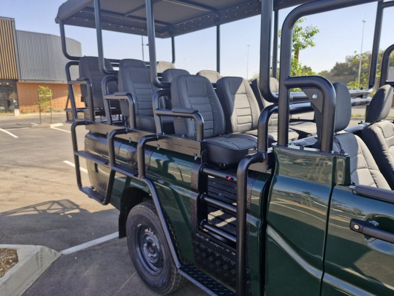 Mahindra S4 4x4 Safariquip Game Viewer