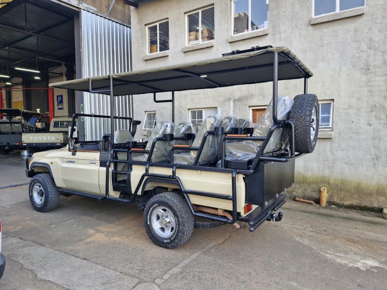Land Cruiser Game Viewer to Botswana
